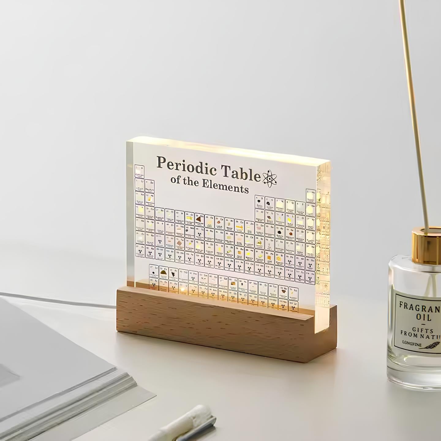 Elementix – Periodiskt System Display med Ställ och LED-lampa