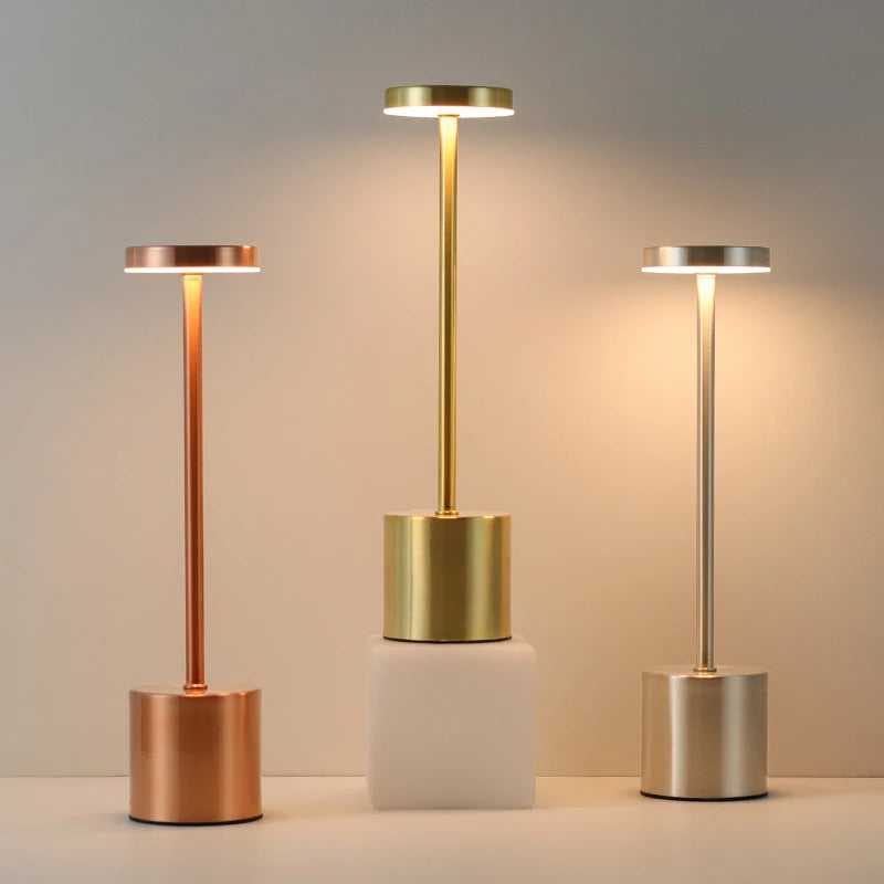 Aerlume – Elegant Modern Aluminium Bordslampa