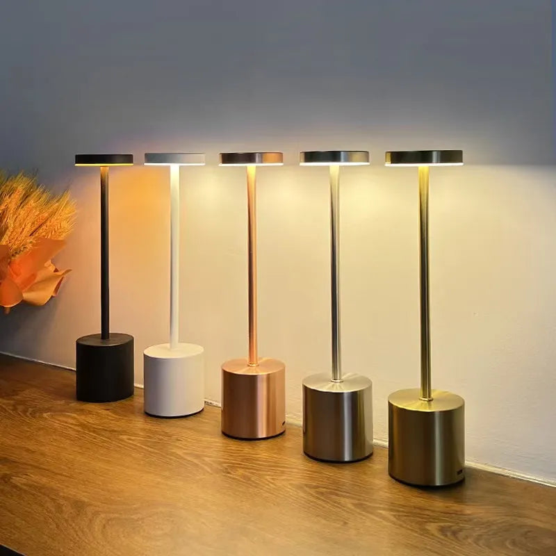 Aerlume – Elegant Modern Aluminium Bordslampa